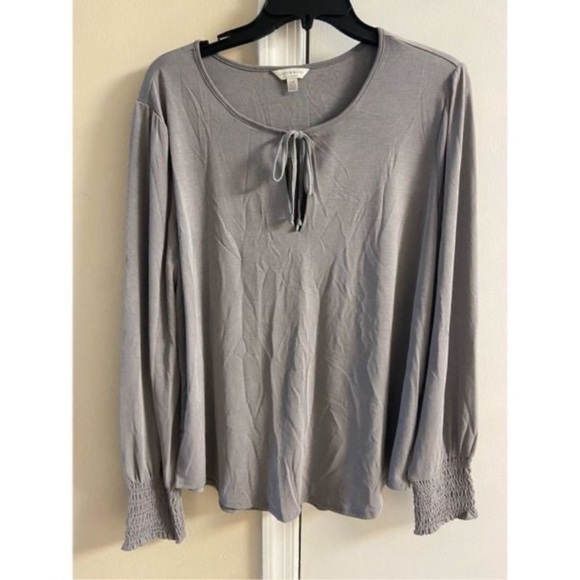 Lucky Brand Tops - Lucky Brand Light Gray Long Sleeve Top blouse Large